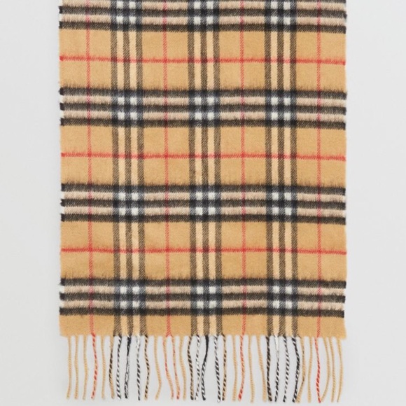 The Classic Vintage Check Cashmere Scarf - Picture 3 of 4